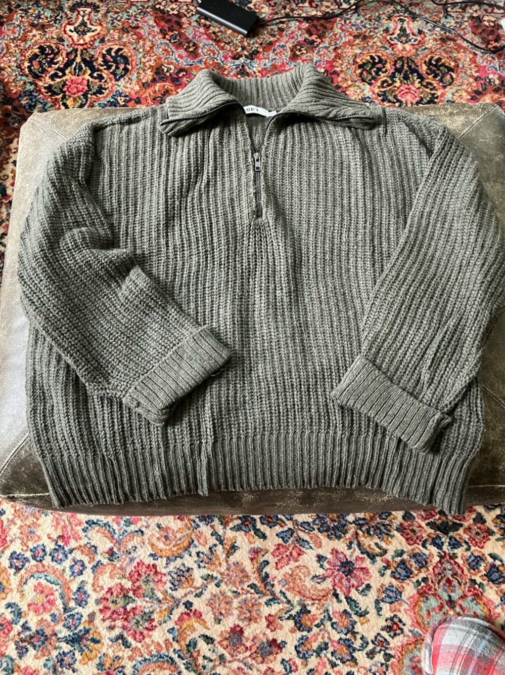 Set Active Sweater